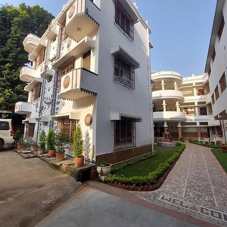 Hotel Kolam Shānti Niketan Exteriör bild