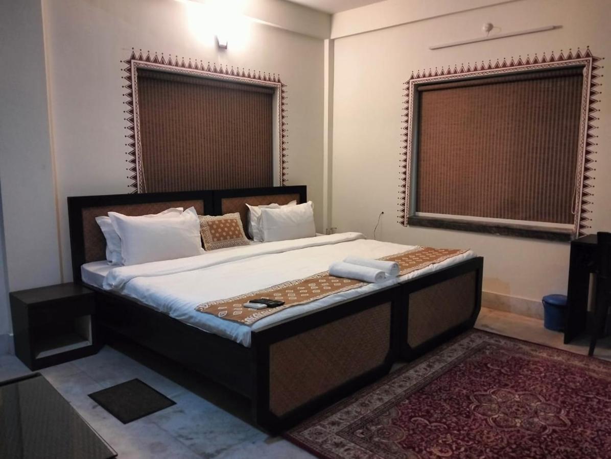 Hotel Kolam Shānti Niketan Exteriör bild