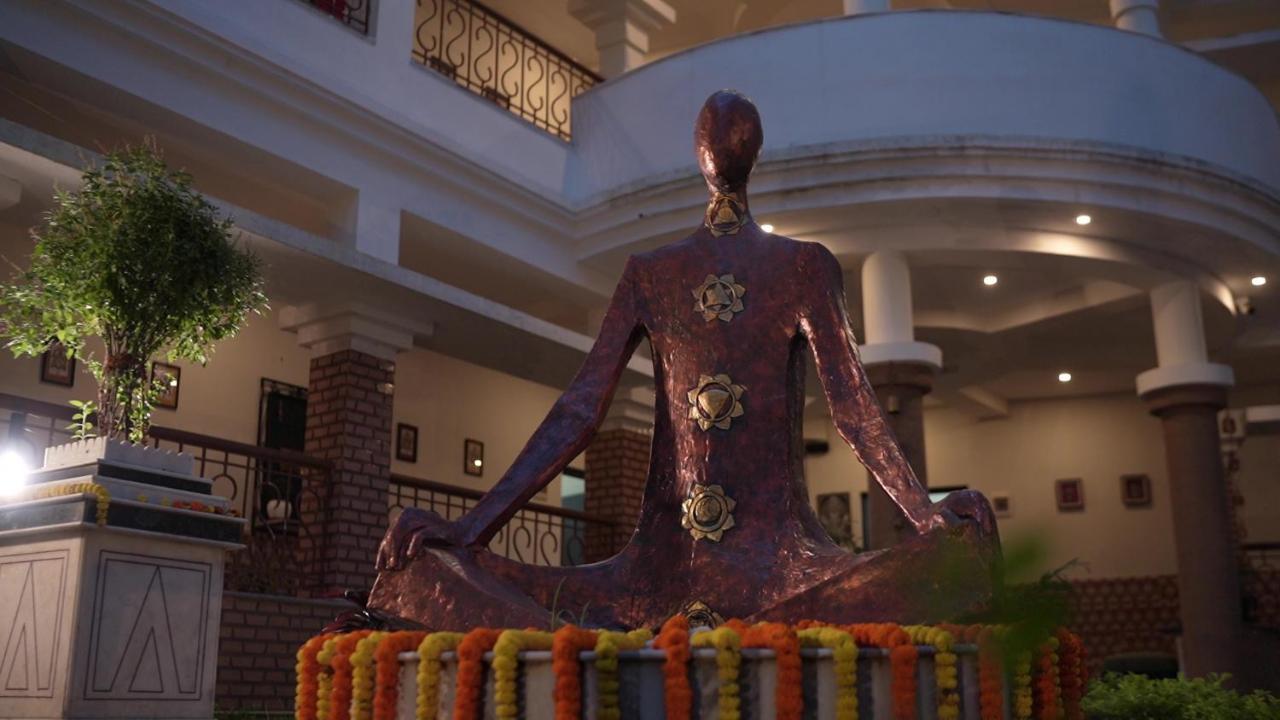 Hotel Kolam Shānti Niketan Exteriör bild
