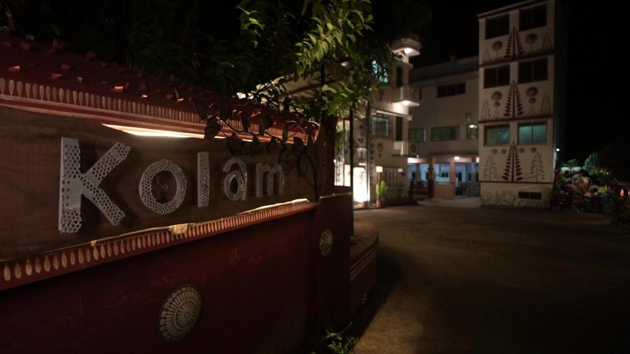 Hotel Kolam Shānti Niketan Exteriör bild