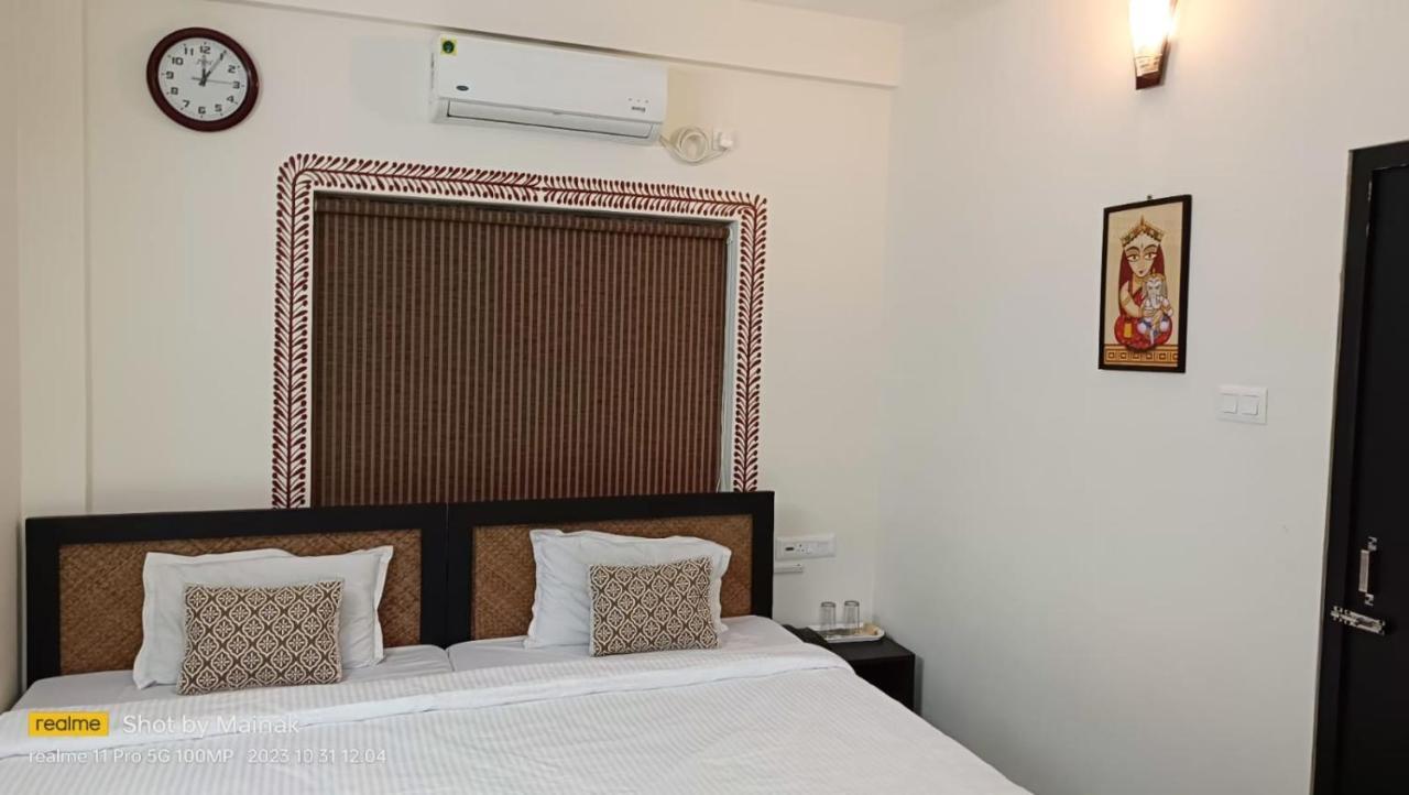 Hotel Kolam Shānti Niketan Exteriör bild