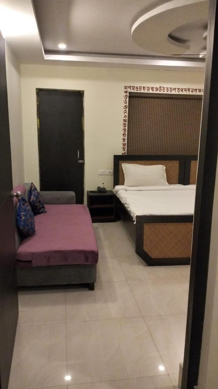 Hotel Kolam Shānti Niketan Exteriör bild